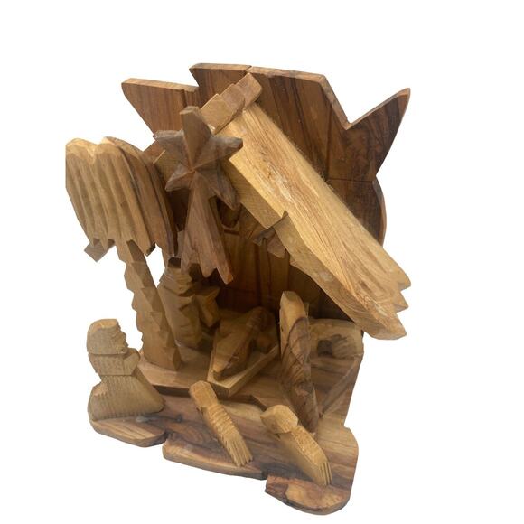 Bethlehem Natural Olive Wood Nativity Scene with Hand Carved Figures - Picture 1 of 12